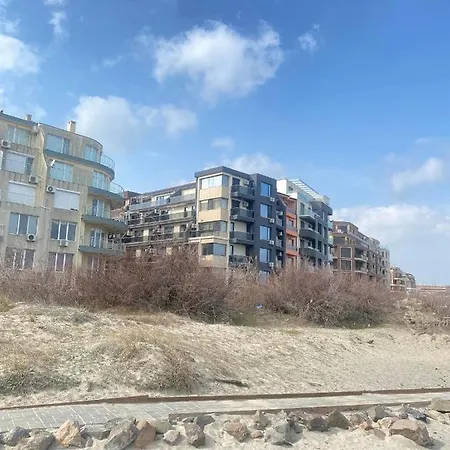 Apartment Modern For 4 Guests Sea View & Free Parking *