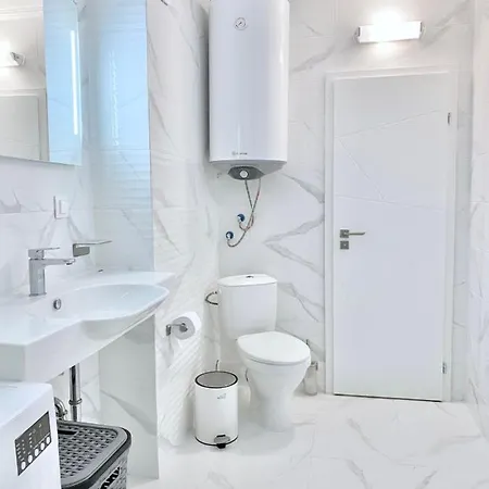 Apartment Modern For 4 Guests Sea View & Free Parking *
