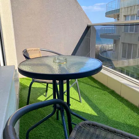 Modern For 4 Guests Sea View & Free Parking Πομόριε