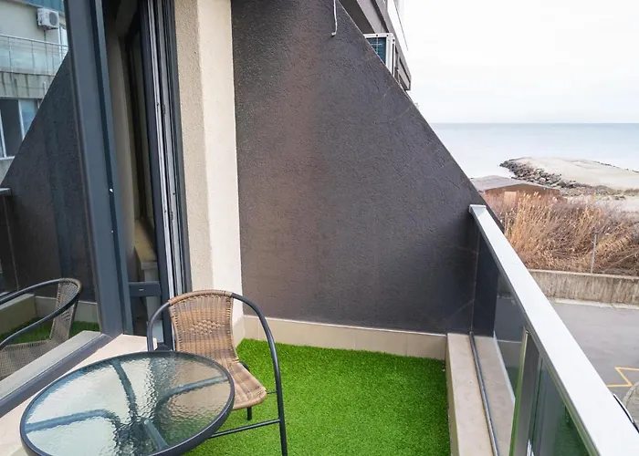 Modern For 4 Guests Sea View & Free Parking *