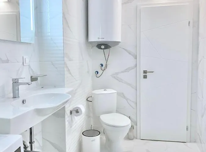 Апартамент Modern For 4 Guests Sea View & Free Parking *