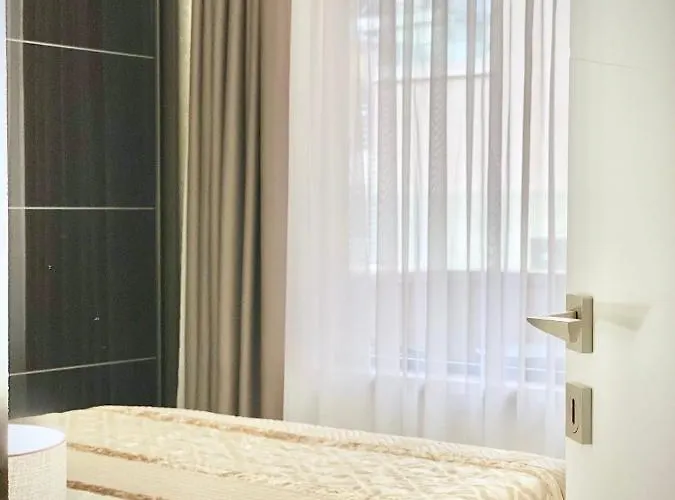 Апартамент Modern For 4 Guests Sea View & Free Parking