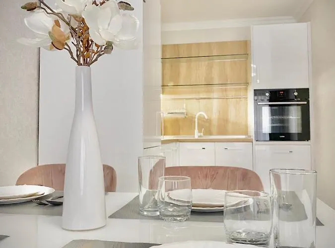 Modern For 4 Guests Sea View & Free Parking Апартамент Поморие