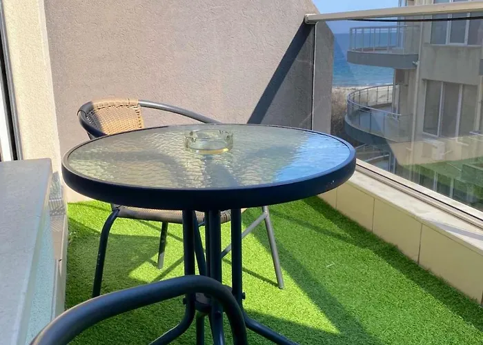 Modern For 4 Guests Sea View & Free Parking Поморие